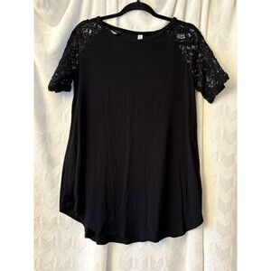 Women’s Zenana Signature Lace Sleeve Top - Size Large